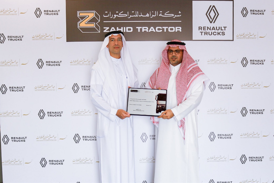 Abdul Mohsen Al Tamimi and Zahid Tractor sign a deal to purchase 91 Renault trucks